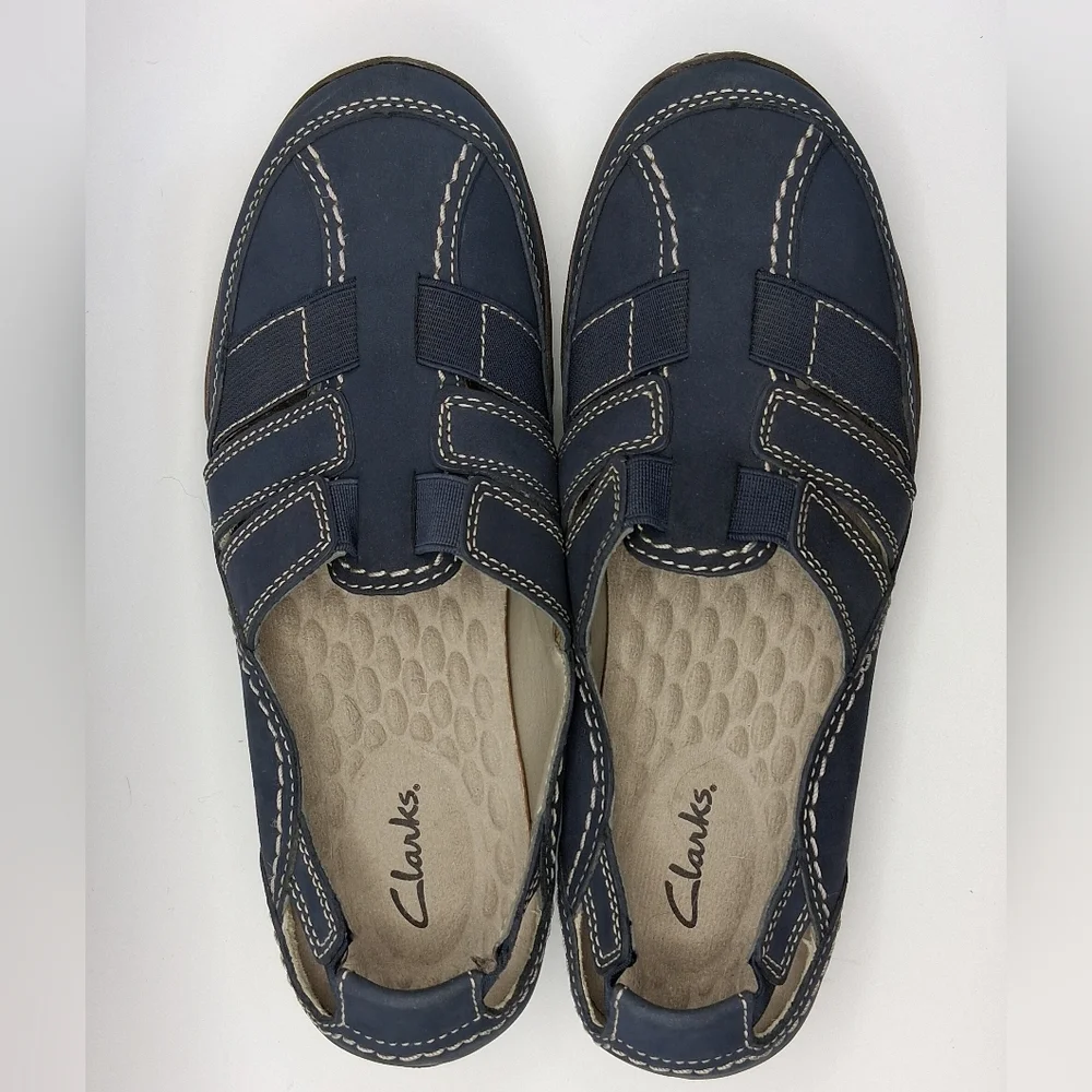 Clarks Mary Jane Loafers/Driving Shoes with Light Arch Support & White Stitching - Picture 2 of 13